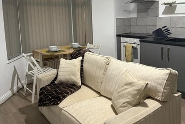 1 bed flat, Crwys Road, Cathays, Cardiff, CF244NF - Image 2